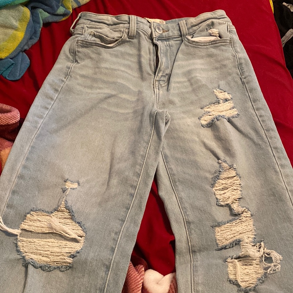 These are basically brand new size 7 jeans Only been worn 1 time
